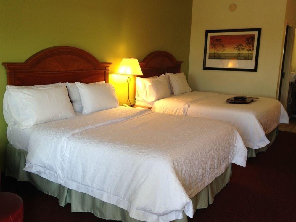 Baymont By Wyndham Orangeburg North Hotel Room photo