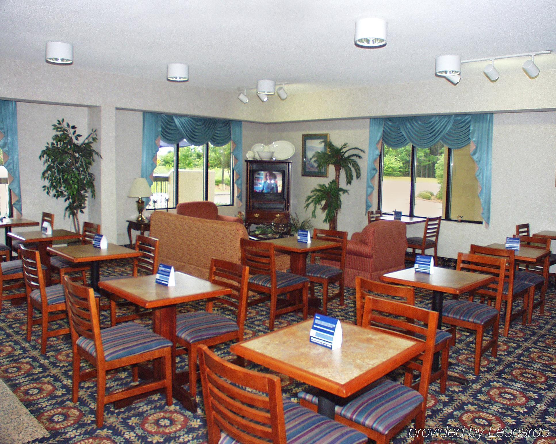 Baymont By Wyndham Orangeburg North Hotel Exterior photo