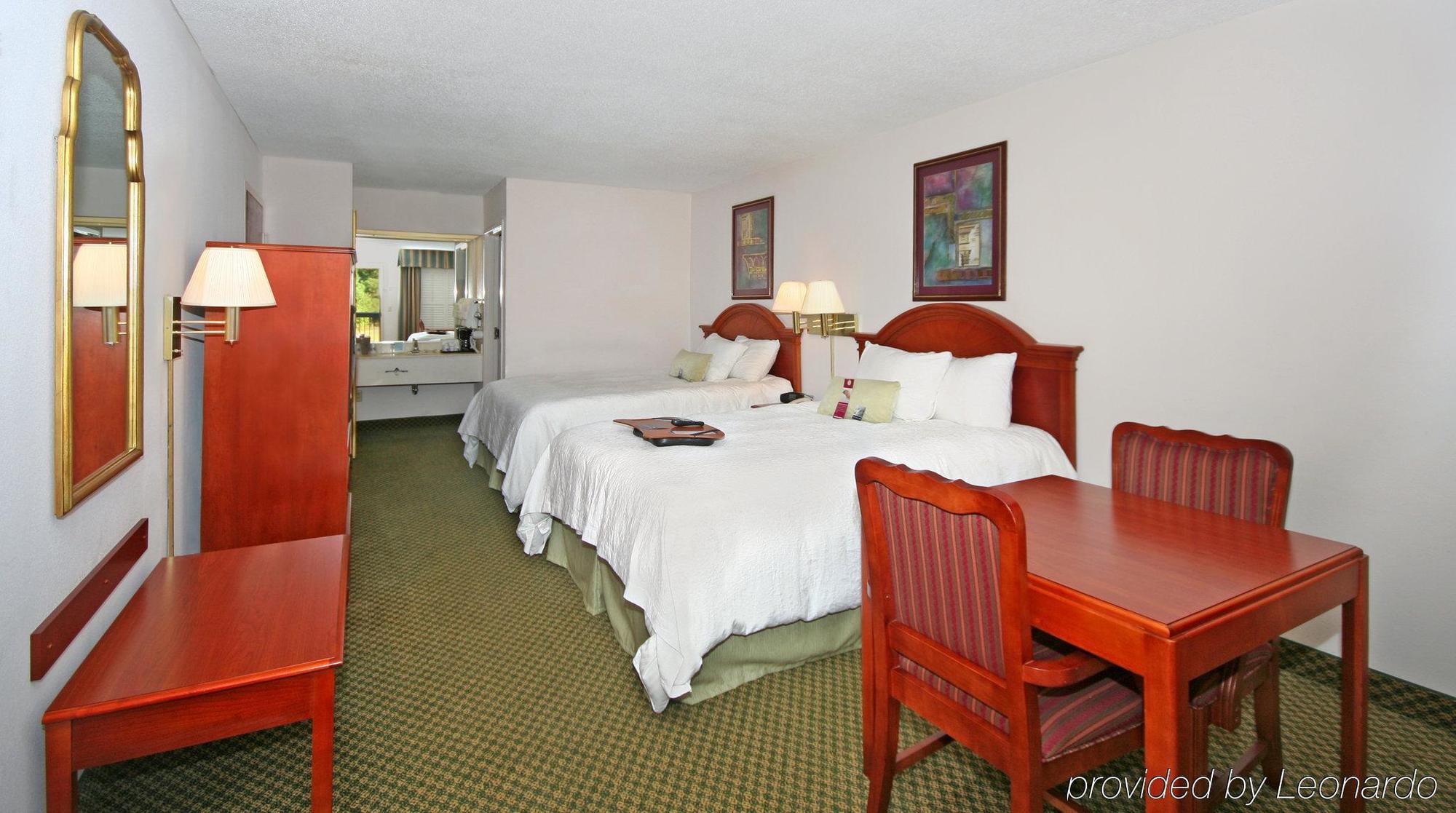 Baymont By Wyndham Orangeburg North Hotel Exterior photo