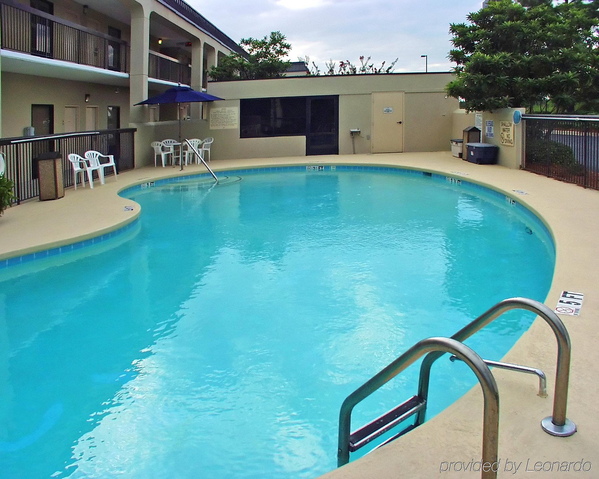 Baymont By Wyndham Orangeburg North Hotel Exterior photo