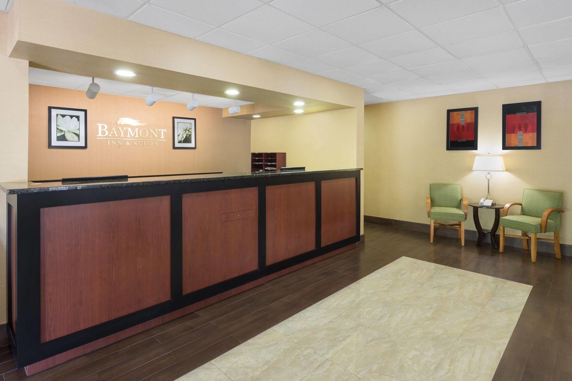 Baymont By Wyndham Orangeburg North Hotel Exterior photo